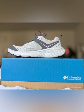 Columbia Vertisol women's trail shoes.
Grey/8